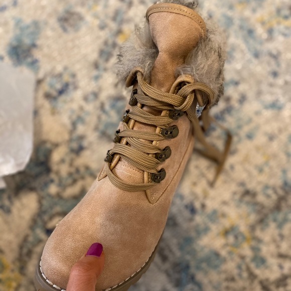 NWT Paddington fur lined ankle lace up boots by Cliffs by White Mountain - Picture 9 of 10